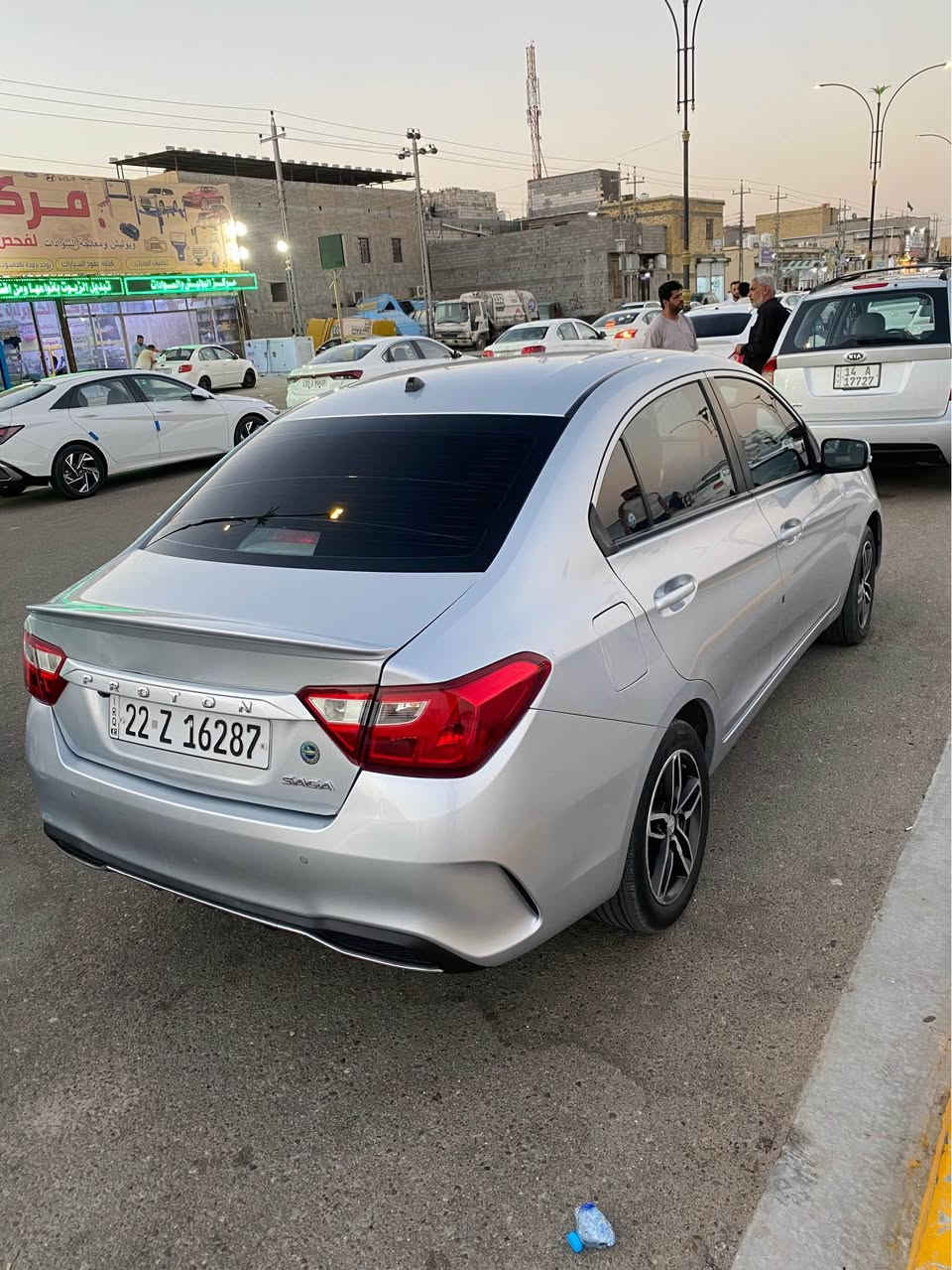 بروتون ساغا 2024 (Proton Saga) — تحت ضمان الشركة 5 سنوات 
للبيع سيارة بروتون ساغا موديل 2024 بحالة ممتازة جداً (بحالة الوكالة)، سيارة اقتصادية وعملية جداً ومكفولة بالكامل.
 المواصفات:
المحرك: 1.4L VVT (اقتصادي).
اللون: فضي (سلفر) 
الضمان: ضمان رسمي من الشركة لمدة 5 سنوات (مكفولة كفالة عامة من المصنع والوكالة).
الترقيم: رقم أربيل (حرة جاهزة للتحويل مباشرة).
الصيانة: صيانة دورية منتظمة بالكامل واستخدام المواد الأصلية المعتمدة.
 السعر المطلوب: 110 أوراق ($11,000) — ما يعادل 16,500,000 دينار عراقي
المكان : البصرة _ الكرمه علي 
تواصل : *********** Singapore
