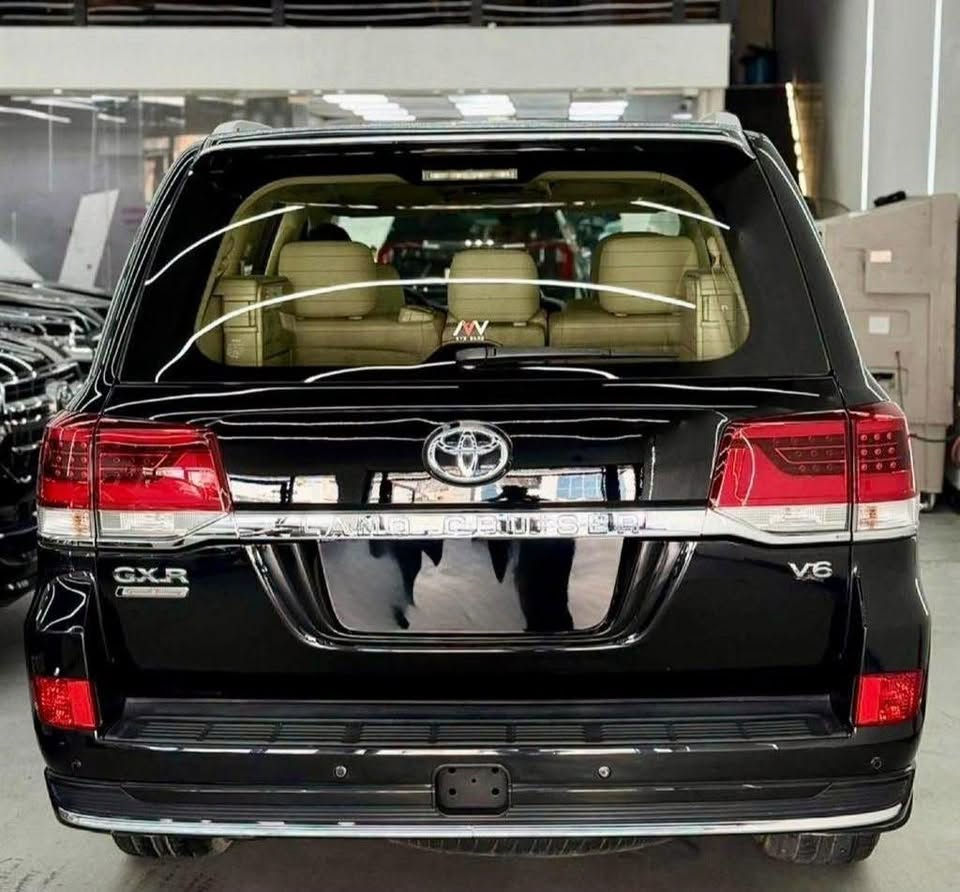 السلام عليكم 
🚘 للبيع لاندكروز 2020 – فول مواصفات 🚘
كراند تورك ✨
📍 ماشية: 63,500
🔧 محرك گير  واير مامفتوح
💎السيارة نظيفة جداً وكلشي بيها على البلاد جديد 
سنوية هزّة، كلشي جديد ومدفوع …
📄 السنوية باسم صاحب السيارة، البيع بشرط التحويل 
💰بالنسبه للغرامات ف ماعليها اي دين .
✅ السيارة نظيفة من كل النواحي وما تحتاج أي صرف …

📞 للاستفسار ولتفاصيل اكثر التواصل :
***********
