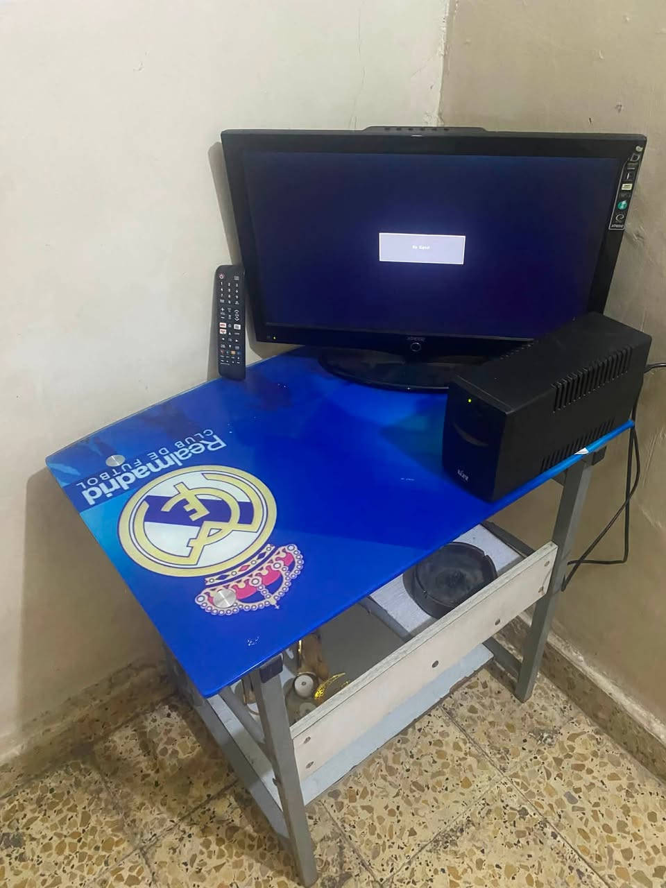 سلام عليكم شاشة كيمنك ‏ترهم ‏للبلي ‏￼ وال ‏PC ‏والحجم 20 بوصة ألوانها حديثة 4K و يو بي إس حجم 850s ￼￼￼ سعر الشاشة 50وال يو بي إس 15 للتواصل متوفر اتصال و واتساب *********** العنوان الدورة شارع 60
