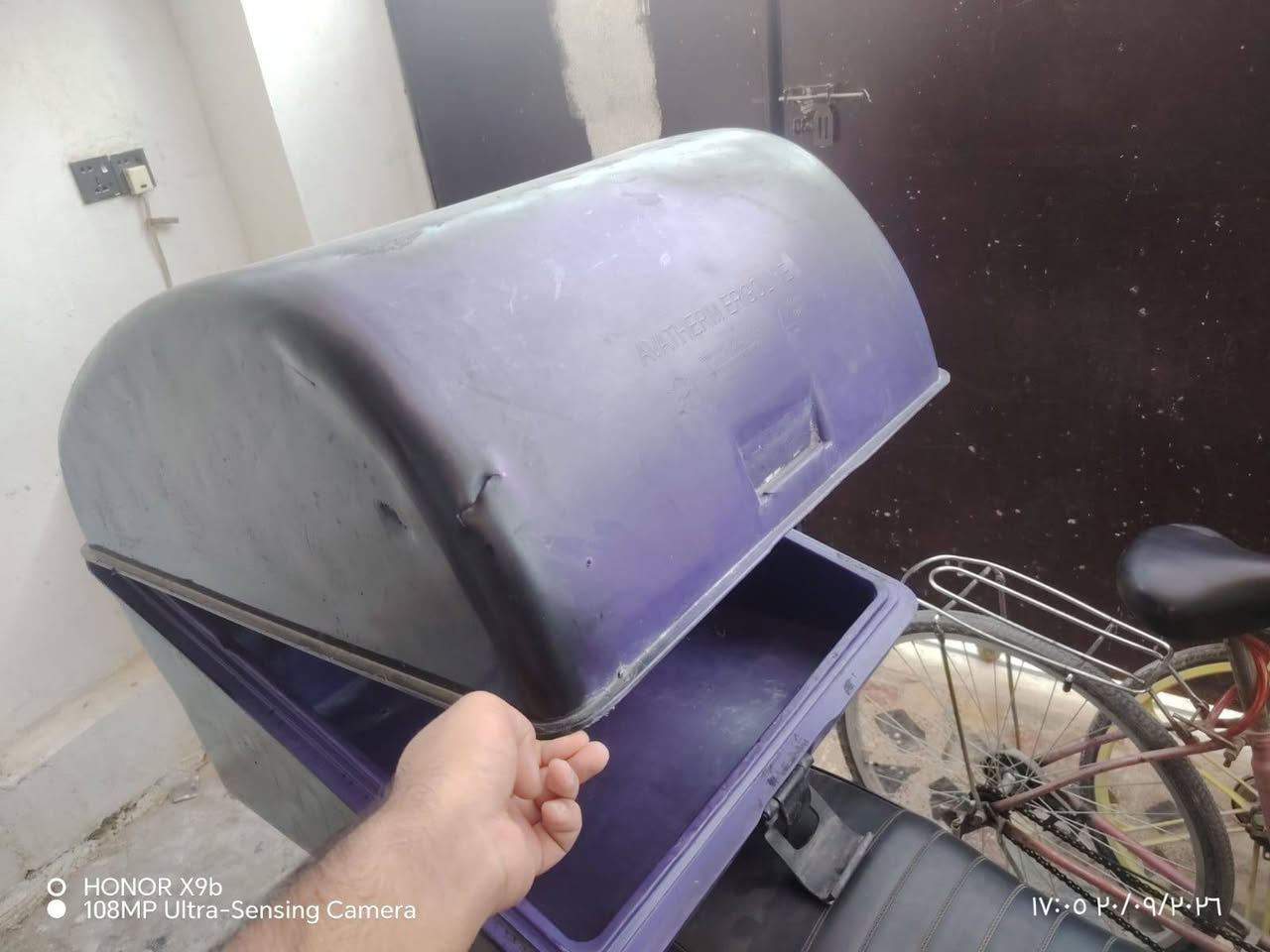للبيع صندوك مال ليمونه الجبير الفول نضيف كلش مضموم صارله 3سنوات مصبوغ بخاخ يوكع بوصله وبانزين مكان بغداد حي الجهاد سعر عل خاص او واتساب ***********

نص مكتوب في الصور:
- HONOR X9b
- 108MP Ultra-Sensing Camera
- ١٧:٠٥ ٢٠/٠٩/٢٠٢٦
- IV: 14.10.2024 16:51
