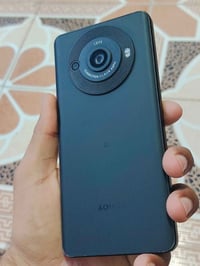شارب ار ٨ برو • سناب دراكون ٨ • شاشة ٢٤٠ هيرتز