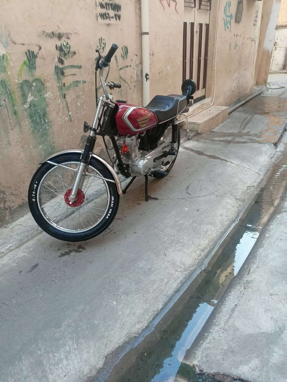 للبيع ماطور حربي 
شرط المحرك صبانه ما محطوط عليه تحريكه معدل نار
المحرك جديد شرط رابيدو الغني عن التعريف
مكاني موصل جانب الايمن
السعر 500 وبي مجال حك جيتك 
رقم المبايل *********** وبي واتساب
