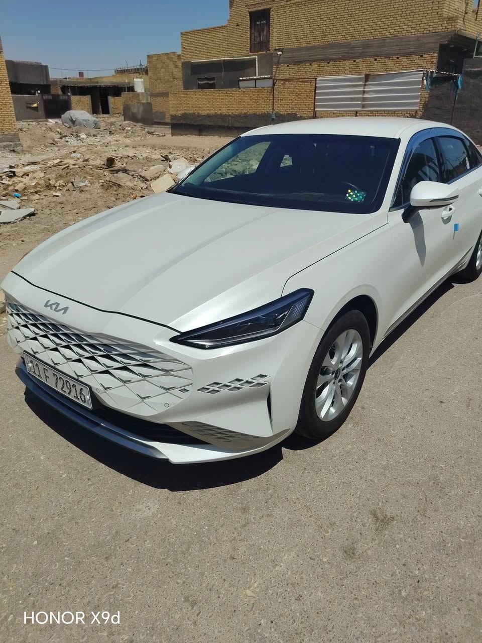 السلام عليكم
للبيع kia K8  ٠٠٠

موديل 24 ٠٠٠٠

غاز اصل 80 لتر  ٠٠٠٠٠٠

السياره 6 سلندر 

قطعتين تبريد 
بصمتين 
داخل جلد اسود ٠٠

كشن لسائق تتدفه _ تبريد  _ مساج

المقود تتدفه

4 انظمه قياده 

لايت زنون بلادي مع اوتو 

رادار +تحديد مسار  ملاحظه موجود منفاخ

وبعد هواي بيه مواصفات هوايه كفاله عامه رقم شهداء بغداد 

السعر ٢٠٠ قابل للتفاوض

للاستفسار ***********

نص مكتوب في الصور:
- HONOR X9d