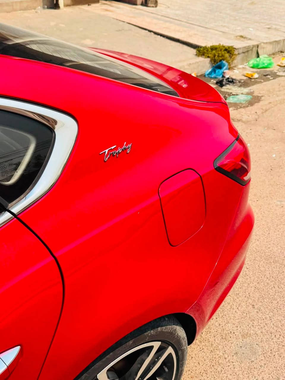 🚗 للبيع MG6 موديل 2023
المحرك: 1.5 لتر تيربو، 4 سلندر، 181 حصان
ناقل حركة أوتوماتيك (DCT – 7 سرعات)
عداد الكيلو متر 68كم

المواصفات:
استهلاك بنزين اقتصادي.
فتحة سقف
مقاعد جلد 
مقعد سائق كهربائي
تكييف أوتوماتيك / ثنائي المنطقة
نظام صوت مع بلوتوث + USB
وسائد هوائية 
مثبت سرعة
Auto Hold 
هاند بريك بصمة
نظام مراقبة ضغط الإطارات
كاميرا خلفية 
حساسات أمامية وخلفية
مرايا جانبية كهربائية مع إشارات LED
بصمة تشغيل 
دخول ذكي بدون مفتاح
إضاءة LED نهارية
السيارة ضمان شركة MG
ضررها كم قطعه بارد BDR  مابيها صبغ او حار البابتين والجاملغ يعني مابيها حار وبيها تبخير بسيط

السعر $110
***********
مكان بغداد حي حطين
