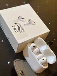 سماعات ابل airpods pro 3  مستعمل اقل شهر نضافة 100%  07700858976 250 ا...