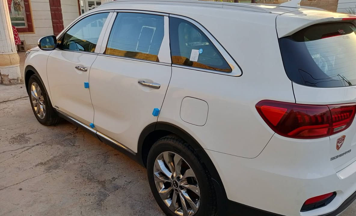 السلام عليكم سورنتو 2020 فول مواصفات 1/1 رقم بغداد نكليزي ماشيه 95 السعر 245
المواصفات
محرك 6 سلندر 
خمس كامرات محيطيه
الكشنات الامامي تدفئه وتبريد
الكشنات الخلفيه تدفئه 
3 قطع تبريد أشاره ترحيب عند الاقتراب
أشاره ترحيب بالدوسات
جنطه ذكيه
حساسات امامي وخلفي
 بانوراما 7راكب
فور ويل دفع رباعي
بردات خلفيه 
العنوان التاجي /
موبايل ***********
موبايل /***********

نص مكتوب في الصور:
- WOW