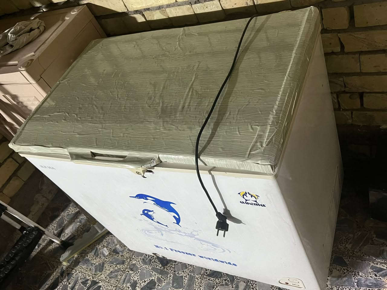 ثلاجة • للبيع