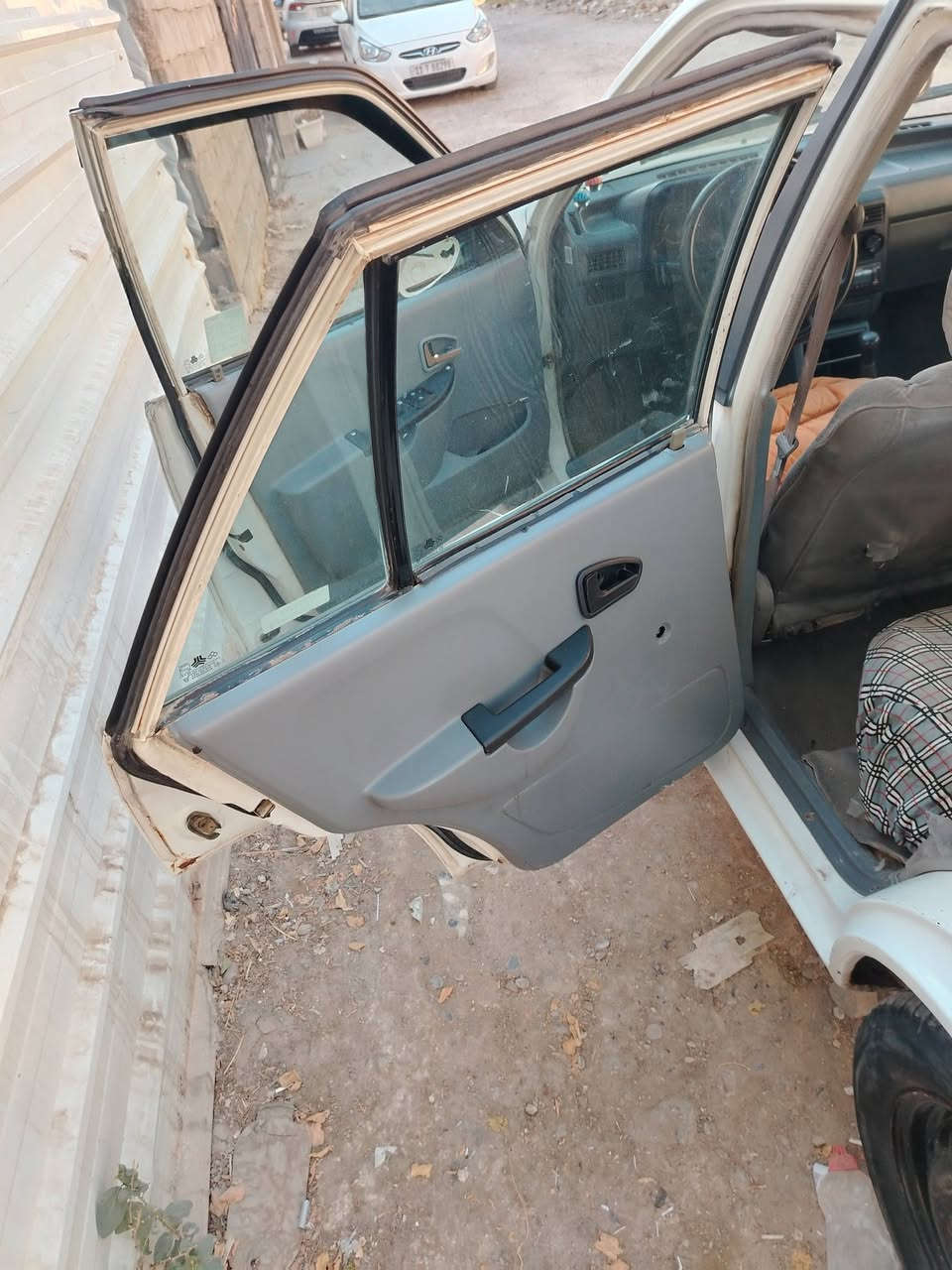٢٠١٠ سياره جاهزه ونضيفه جاملغ خلفي صبغ فقط بدون حادث طخه بصيطه كير مكينه وصدر وتبريد كله شغال كهربائيات كلها شغاله السعر ٣٢ مكاني بغداد البياع شارع الشهداء *********** متواجد واتساب
