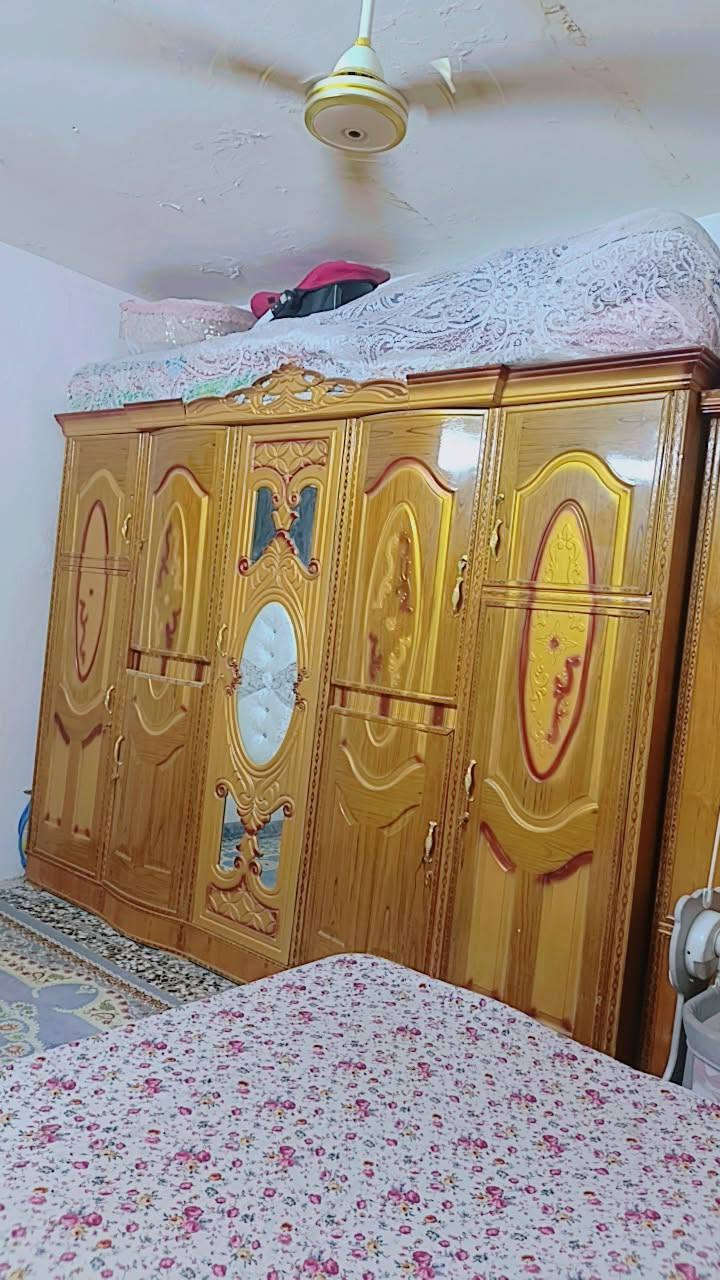 غرفه مستعمله قليل بسعر مناسب نضيفه ***********
