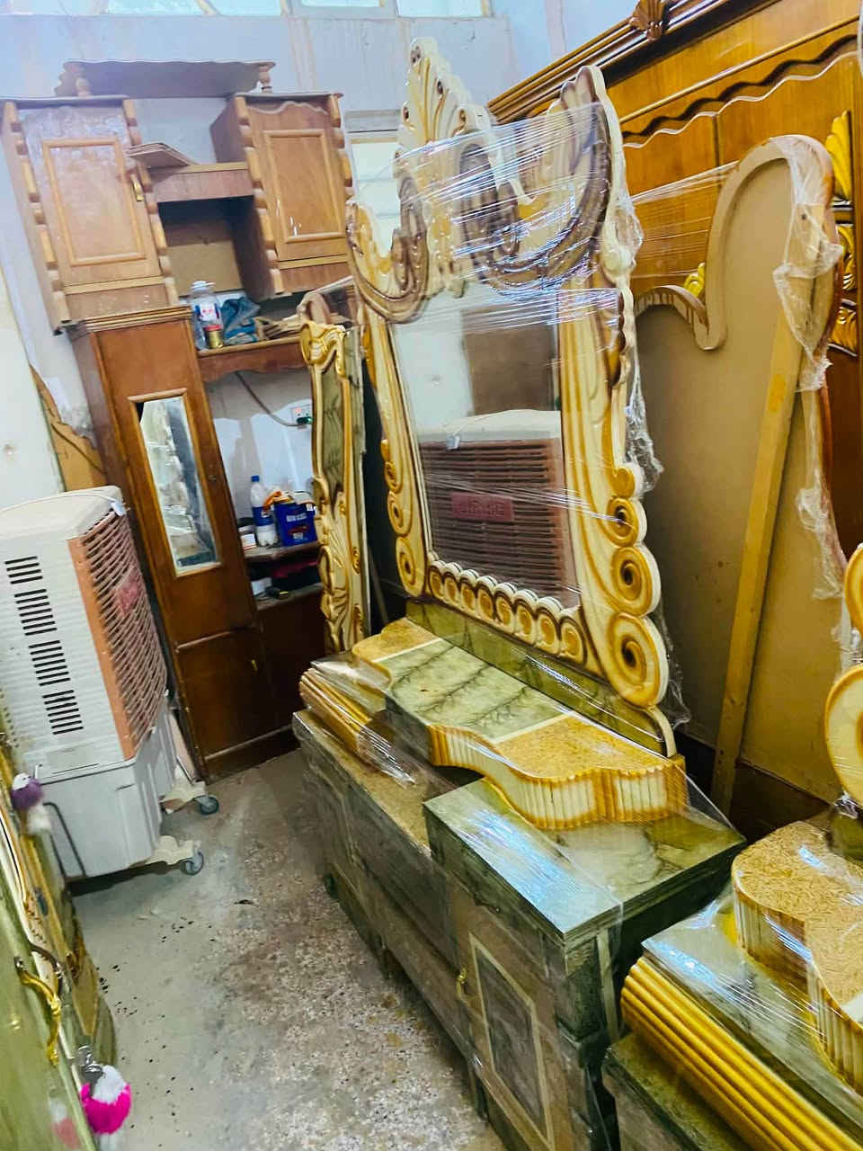 السلام عليكم غرفة حراري طابقين 6باب ملحق شغل راقي اخو الجديد (مال عرسان)بسعر 950الف وبيها مجال للطيبين عنوان بعقوبة كاطون شارع ابو رباح مزاد ضي القمر استفسار خاص او الرقم *********** ***********
