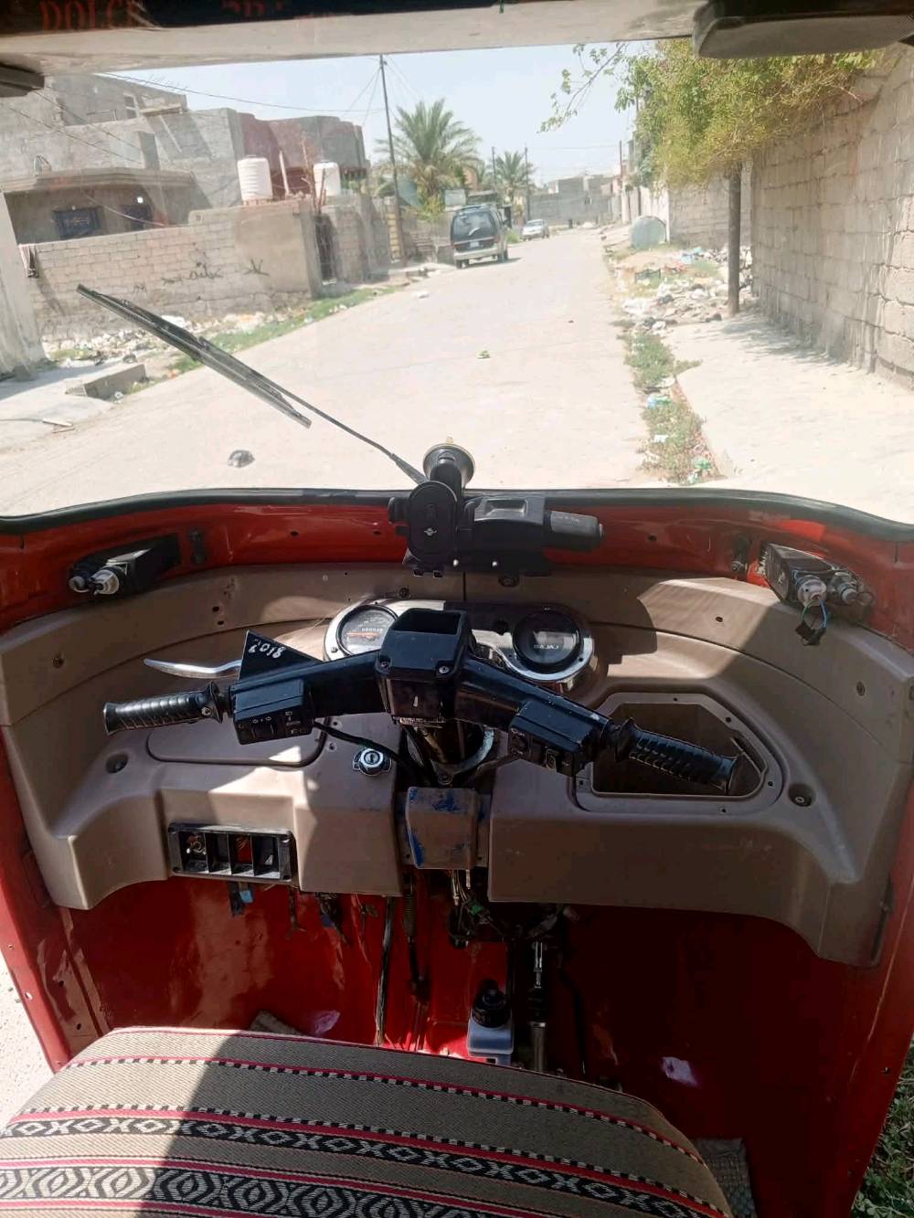 يا الله شباب تكتك للبيع موديل 2018ما بيهه شي بس زنجيل طويل شويه يمكن وهاهيه بس تكتك اني كلك مهموله يعني يريد غسل شويه تاخل ترتيب شويه شوفت عينك كامله رقم او سنويه مكاني ديالئ تقاطع لساده السعر 5200وبيهة مجال
