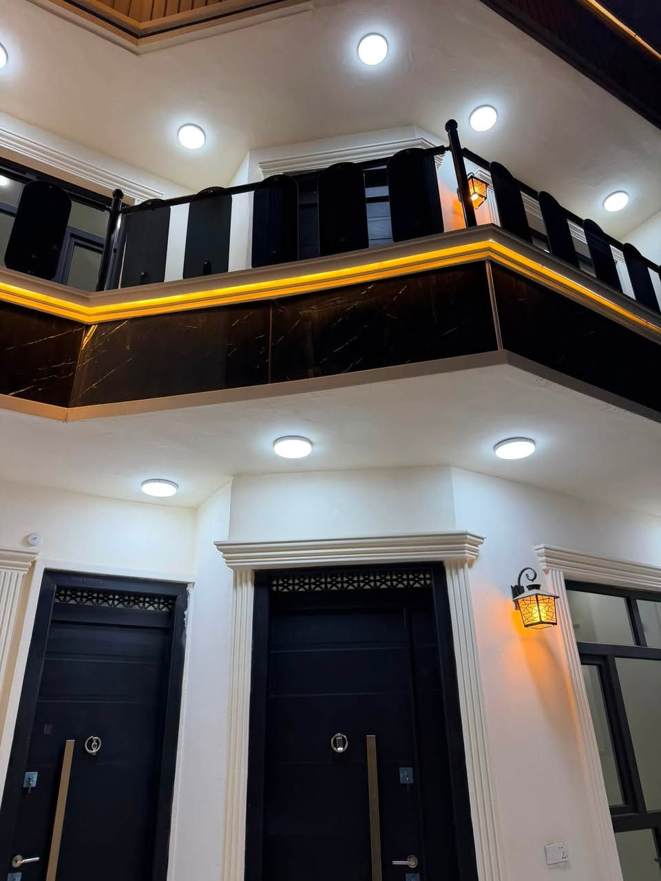 السلام عليكم ورحمه الله ☎️
🔴متاح بيت 🏠 للبيع المساحه135  طابقين ⚫️

بناء حديث شغل درجه اولى 

نضام سبالت أبواب قاصه 

المطبخ والحمامات لوح بورسلين 

الطابقين بروفايل وجبس بورك 

محتويات البيت

🟡الطابق الأول استقبال مطبخ صاله  غرفه نوم صحيات منور2 ⚪️

🔵الطابق الثاني غرفتين نوم صاله صحيات  سطح اول 

سطح المطبخ ثاني 

        

🟤

🌘📞***********📞

          🟥➰موقع دور الزراعة الثالثه  يبعد عن المدخل ١٠٠ ➿🟥

    السعر ١٢٠ مليون قابل للتفاوض 

🔺لاستفسار *********** واتساب فقط 📞

مكتب الجبل والاصدقاء بإدارة حسين العزي

