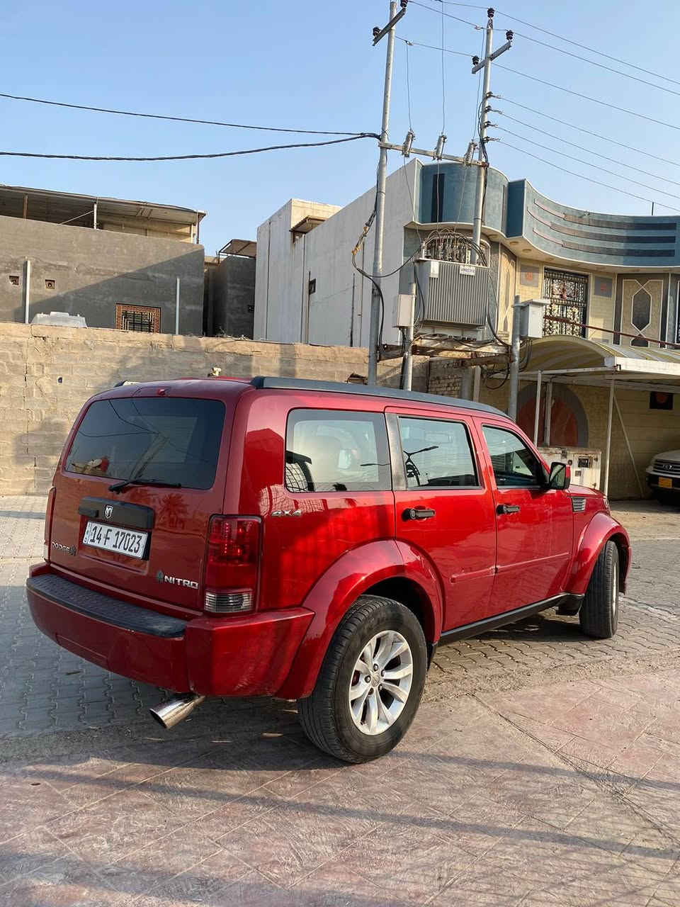 دوج نترو 2009
كير محرك مكفول
بيها قطعتين صبغ
رقم بصره مشروع وطني 
السعر 75
*********** الزبير, البصرة
