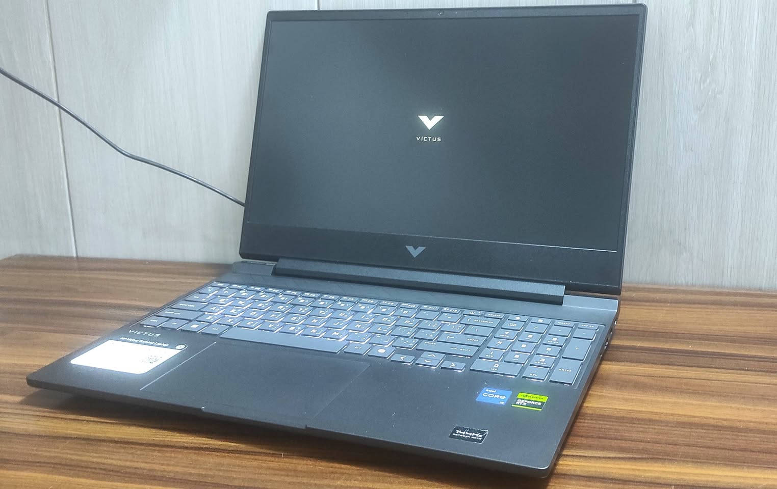 💻 HP Victus 15- Gaming
المواصفات:

 المعالج: intel i5 13420 H

كرت الشاشة: NVIDIA GeForce RTX 4050 6GB 

 الرام: 16GB DDR5 

 التخزين: SSD NVMe 512GB

 الشاشة: 15.6 بوصة FHD IPS – 144Hz 

⌨️ كيبورد بإضاءة خلفية (Backlit)

⚙️ النظام: Windows 11 أصلي

📦 الحالة: نظيف جداً  /  الجهاز داخل ضمان من الشركة ينتهي يوم 2027/3/13

🔌 الشاحن الأصلي موجود
عنوان بغداد الجديدة يوجد توصيل

السعر مليون و50 

للتواصل : ***********
