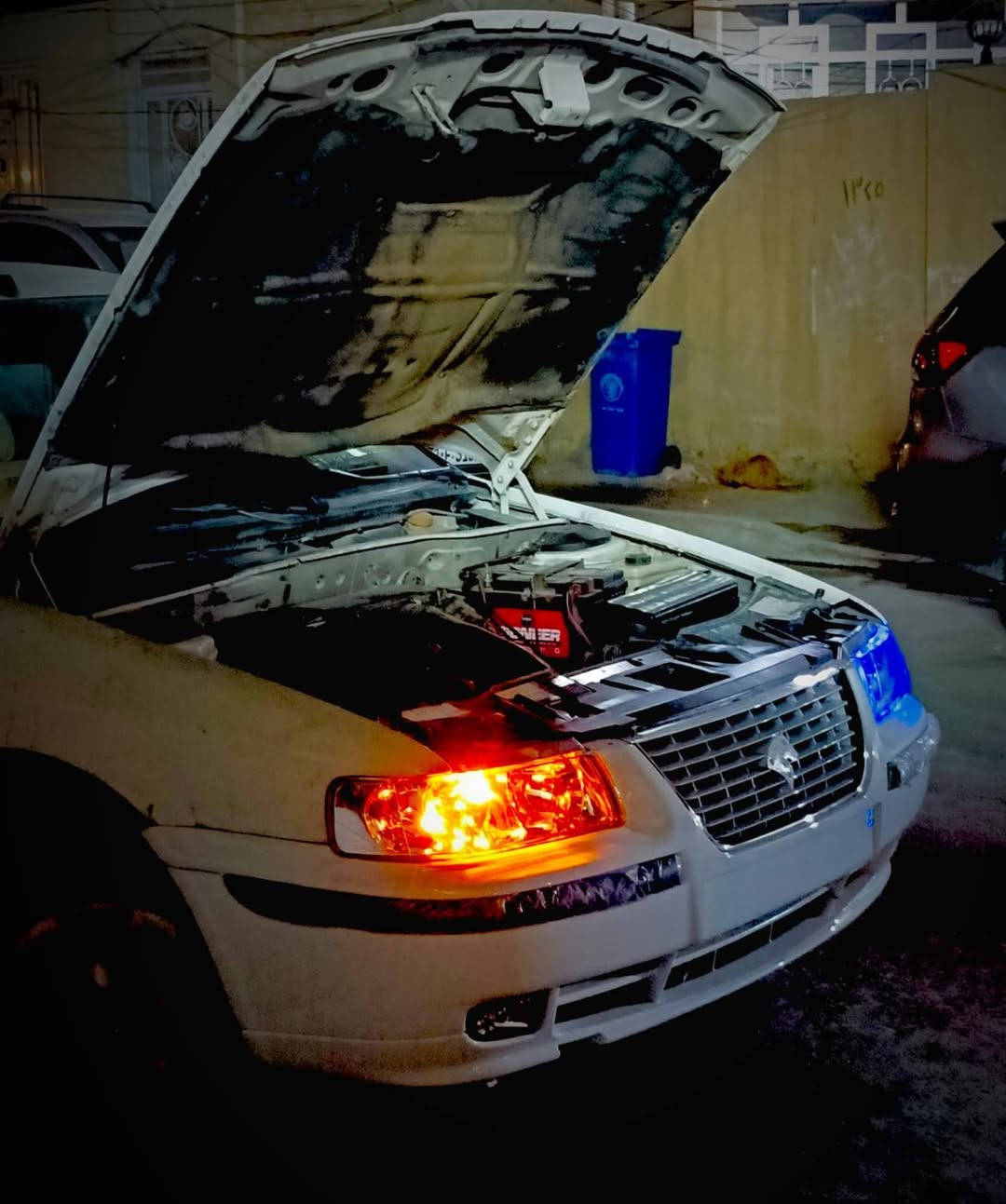 سلام عليكم
سمند للبيع 

السياره خير من الله 

تبريد ثلج 🥶🥶

ماشيه 160وقابل للزياده

تبديل باب خلف السايق 

وبارد في اماكن معينه

مواصفات 

جام 4 كهرباء 

مري كهرباء 

شاشه 

السياره متعوب عليها 

السعر٥٥ وبيه مجال بسيط ***********
مكان بغداد
