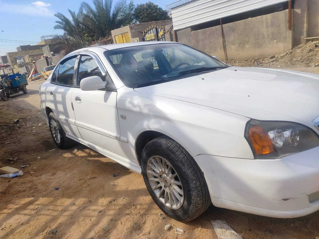 السلام عليكم
شوفر ليت ابيكا كوري بلاد موديل ٢٠٠٦ رقم بغداد انگليزي  بأسمي سنوية لغاية ٢٠٣٠
جاهزه من كل النواحي 
تدفئه وتبريد 
تحكم مري 
شاشه وحساس خلفي 
سنتر لوك اربعه باب
تخم تاير 
كهربائيات كله شغاله 
حدادية ممتازه 
السعر ٤٧ ورقة قابل للتفاوض 
مكان السياره الديوانية
للتواصل ***********
