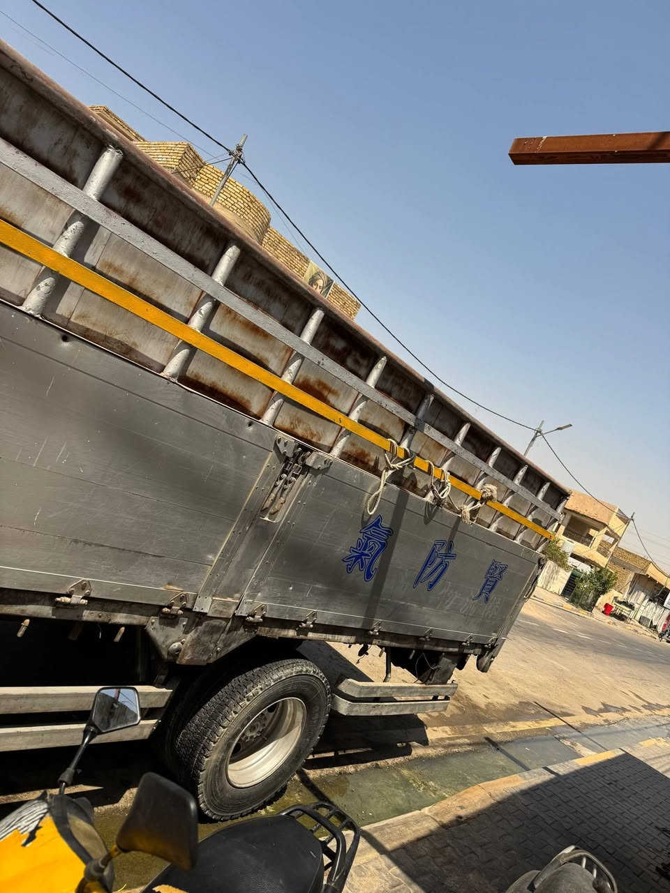 هينو ٢٠٠٦ • مكينة ٨٠ • بدي ٦ وربع