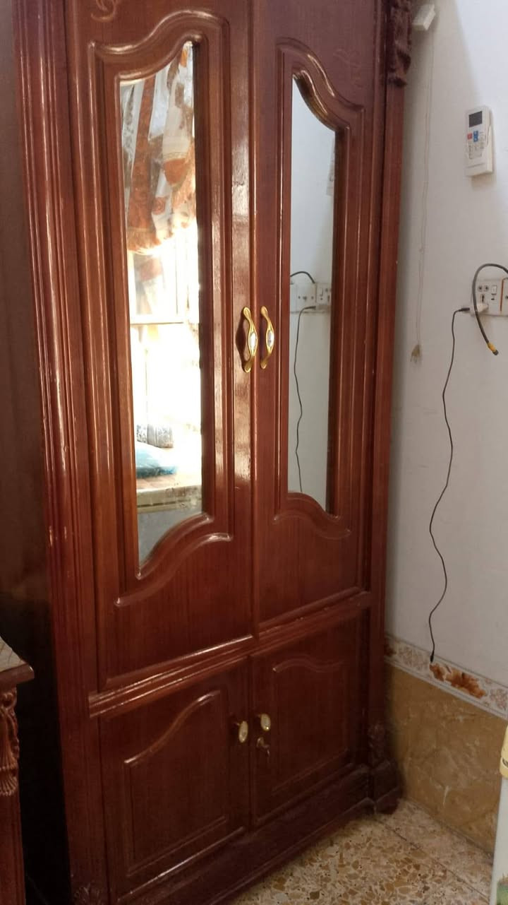 سلام عليكم غرفه صاج عراقي اصلي الثقيل يعني نضيفه كلش ب800بيها مجال مكان الحمزه واتساب ***********
