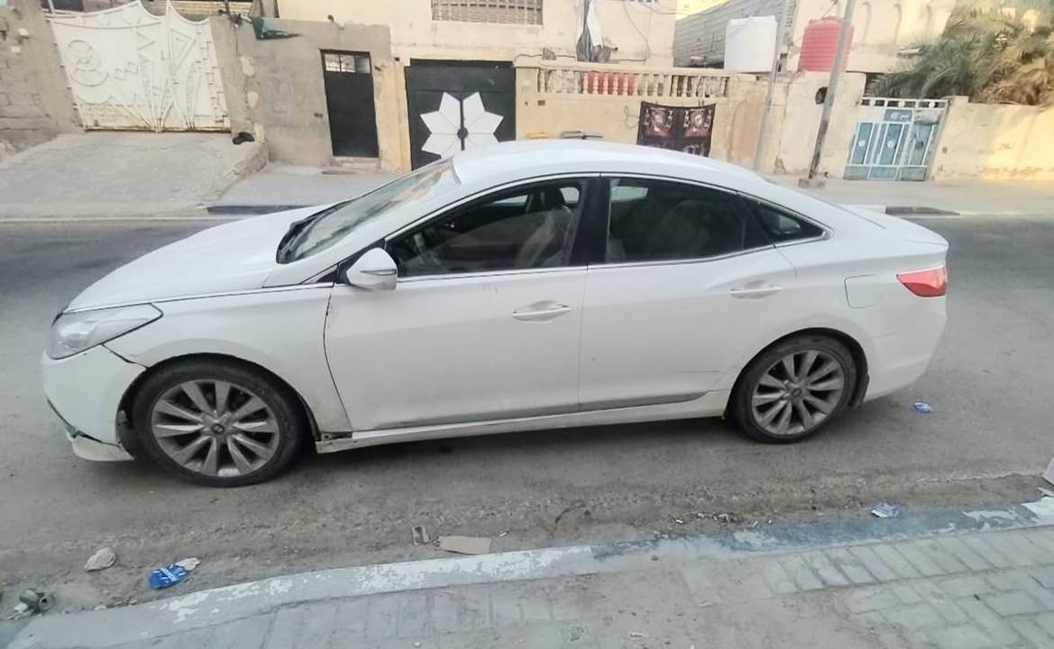 أزيرا مديل 2015 خليجي أبيض بيه ضربه أماميه بجم محرك 6 سلندر 3300 تبريد كهربائيات كله شغاله رقم أربيل بسم عربي بلبصره تحويل ثاني يوم مكانه البصره السعر 73 ورقه الشراي يتصل *********** .
