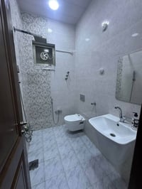 مشتمل طابق 3 ——————————————— 📍مربع الاقتصاديين  🔹غرفه نوم  🔹وصاله  🔹وم...