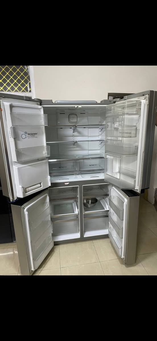 ثلاجة LG حجم كبير بحالة جيدة السعر 350 الف
***********
