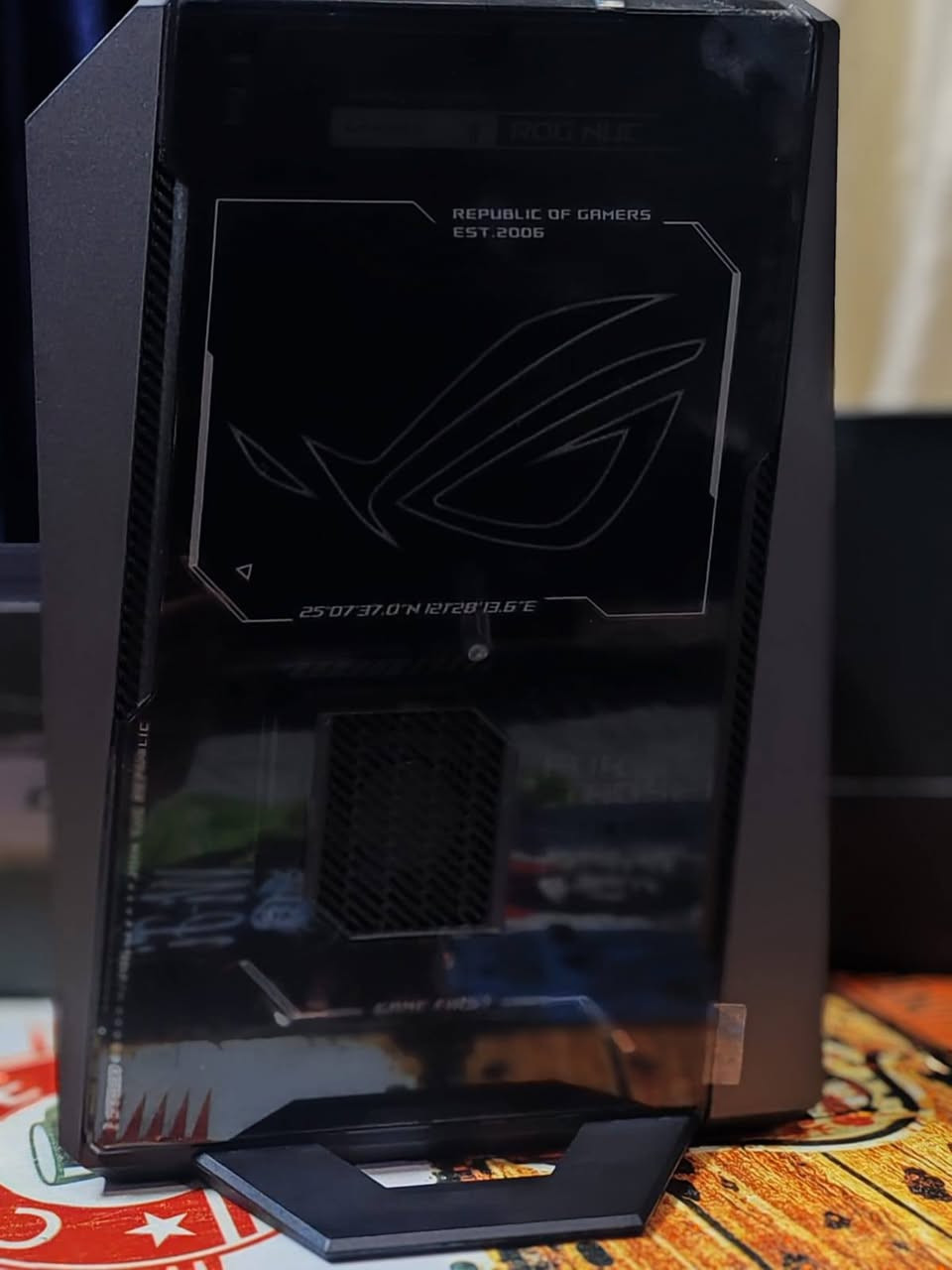 السلام عليكم من رخصه الادمن المحترم يتوفر مني كيمنك للبيع نوع ASUS NUC مستورد خاص  غير مستخدم لا يوجد في السوق العراقي مواصفاته مرفقه بصور الجهاز بدون شاحنه والشاحنه متوفره بالسوق العراقي للتوصل ***********
