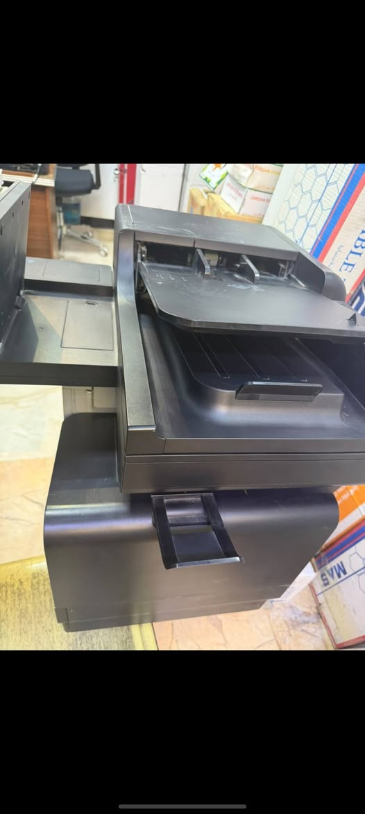 سلام عليكم طابعه HP  مستعمله شي قليل HP OfficeJet Enterprise Color Flow MFP X585z، طباعة ملونة وأسود
📄 نسخ وتصوير
📑 سكانر/مسح ضوئي
📠 يدعم الفاكس
⚡ سرعة الطباعة تصل إلى 42 صفحة/دقيقة A4 في الوضع الاحترافي، وقد تصل إلى 72 صفحة/دقيقة في وضع المكتب العام. �
support.hp.com
🔄 طباعة على الوجهين تلقائياً
📱 يدعم AirPrint وMopria وHP ePrint
🖥️ شاشة لمس ملونة 8 إنش
📚 دورة عمل تصل إلى 80,000 صفحة شهر

ياً، والموصى به 2,000–6,000 صفحة شهرياً 
المكان بغداد شارع فلسطين السعر 750 بيها مجال قليل الرقم ***********
سلام عليكم طابعه HP  مستعمله شي قليل HP OfficeJet Enterprise Color Flow MFP X585z، طباعة ملونة وأسود
