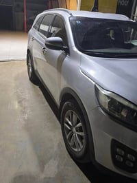 سورنتو ٧ راكب • ٢٠١٦ • رقم بغداد