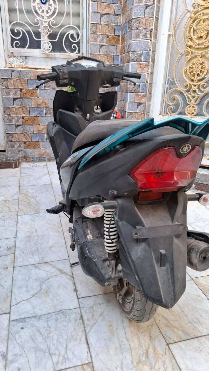 السلام عليكم 
شباب دراجه zr2019 للبيع 
مكينه ما مفتوحه وشاصي نضيف كلش
السعرر 875 وبيها مجال بسيط حك الجيه رقم صاحب الدراجه ***********

