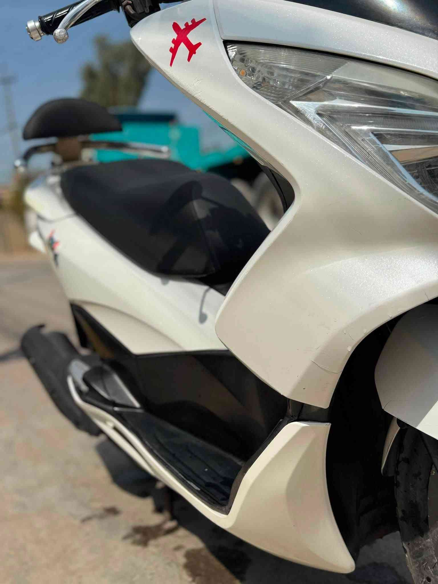 دراجه pcx جيل الثاني ماشيه 35
ياباني jf ✅
محرك 125
حساس ازدحام ستاند كهرباء ✅
الدراجه مكفوله مكينه ناعمه صوت مابيها ✅
جيب فيتر وتعال اخذها من باب البيت

سعرها 15 وبيها مجال قليل مكاني حي النصر ***********
