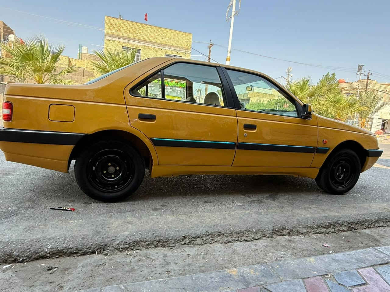 بيجو 405 موديل 12 سياره كفاله عامه سنويه جديده رقم انكليزي مصفره هيئه وغرامات السعر 40 وبيه مجال للشراي مكلف بلنشر ميسان للأستفسار الاتصال ع الارقام ***********
