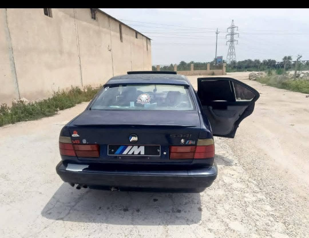 يالله السلام عليكم 
BMW520
مكينه 28مسكر كير عادي 
رقم دوالي وبسمنه
ويل ام
سياره كفاله من ضربه ومن ضبغ سياره جاهزه من كلشي
حداده خلفي ومامي 
كشنات جلد 
البيع وترهم مراوس حسب القناعه
مكاني بصره قرنه ***********/***********
