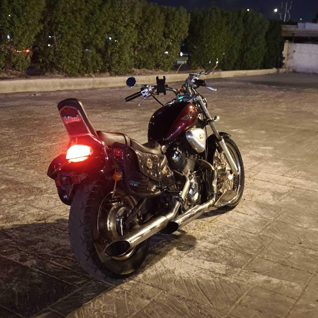 هوندا ستد 400 🪬
دراجة ماشية37حقيقي 
كلش نضيفه بيها تزويد حلو
دراجه مطابه تعمير على وضع البلاد بعدها
عليها صالنصات رياضي صوت كلش حلو وماكو حرارة على رجل بيهن درع 
عليها دوس مال رجل وتفاصيلهن هواي 
كهربائيات على البلاد مملعوب بيهن ابد 
كلها شغالة مابيه شي طافي 
دراجه ربع نكرة بكل وقت 
دراجه شايلة شلعة ومعدل مخيف شرط160
كلش نضيفه وسعرها مناسب 
مابيه نقص برغي ادامه كاملة عليها 
((مكان بغداد المدينه))((***********)) بغداد, العراق
