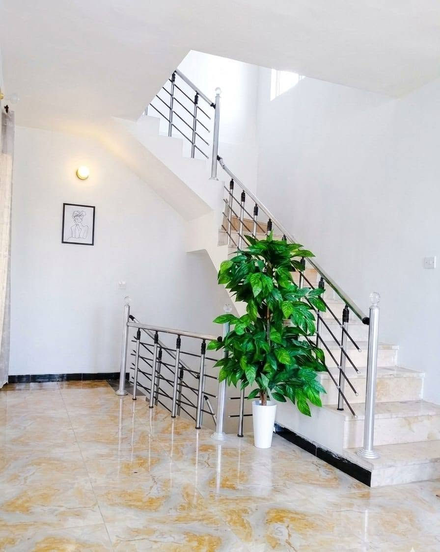 🏡 بيت مميز للبيع – حي التراث

فرصة مناسبة للسكن والاستثمار بموقع جيد وقريب من كفاءات السيدية.

📐 المساحة: 100م² — 10×10
🏠 البناء: طابقين ونصف
🔹 الطابق الثالث يحتوي على:
• غرفة
• بيتونة
• مخزن واسع

📜 الملكية: طابو صرف
👤 العقار باسم شخص واحد
✅ بدون شركاء
✅ حسب المعلومات المتوفرة: لا يوجد رهن أو منع تصرف
💧 ماء متوفر
🚰 مجاري متوفرة
🛣️ تبليط متوفر

📍 الموقع: بغداد – حي التراث، قرب كفاءات السيدية

📲 للاستفسار والتواصل عبر واتساب:
***********
***********

للمهتمين والجادين فقط، حياكم الله.
