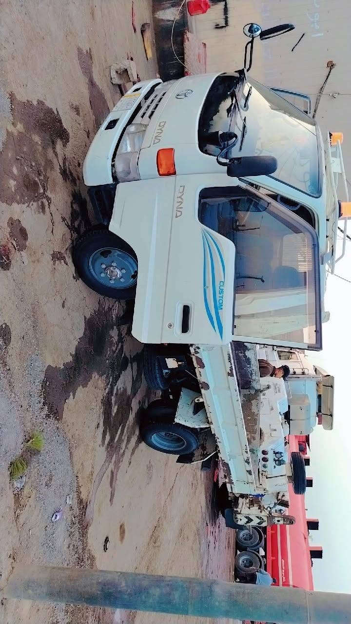 سلام عليكم  تيوته قلاب البيع مديل 93 رقم دياله سنويه 27 مجفته جديد تخم تاير مكان الفلوجه ***********
