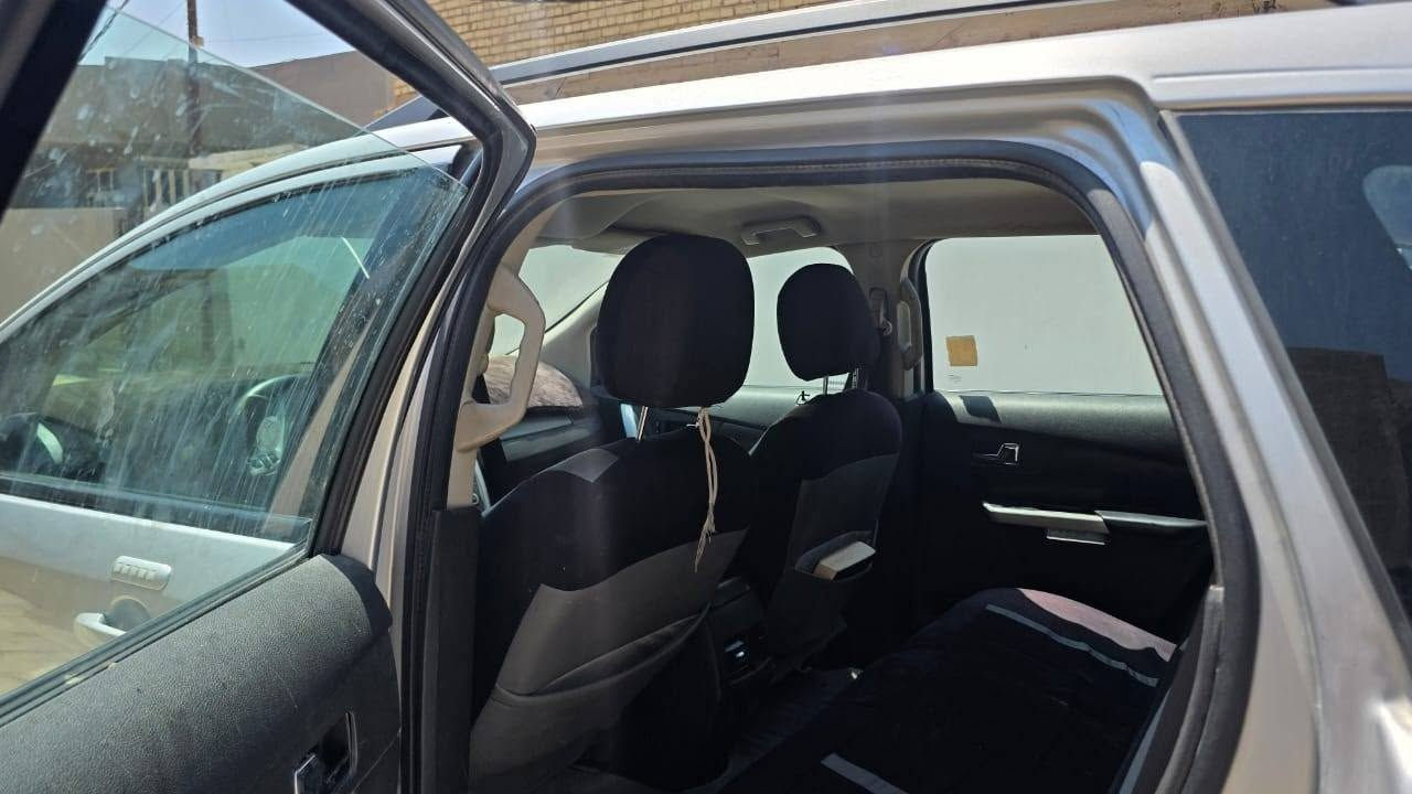 🚘 للبيع فورد إيدج 2013
✨ الموديل: Ford Edge 2013
⚙️ المحرك: 3.5 V6
🔧 ناقل حركة: أوتوماتيك 6 سرعات
🎨 اللون: سلفر 

تحكمات استيرن 

5راكب 
💪 محرك قوي وأداء ممتاز

السيارة مناسبة للعائلة وقيادتها مريحة، ومواصفات محرك الـ3.5 V6 تصل إلى 285 حصان بحسب مواصفات الفئة.

📍 الموقع: الفلوجة
📞 للاستفسار: ***********
