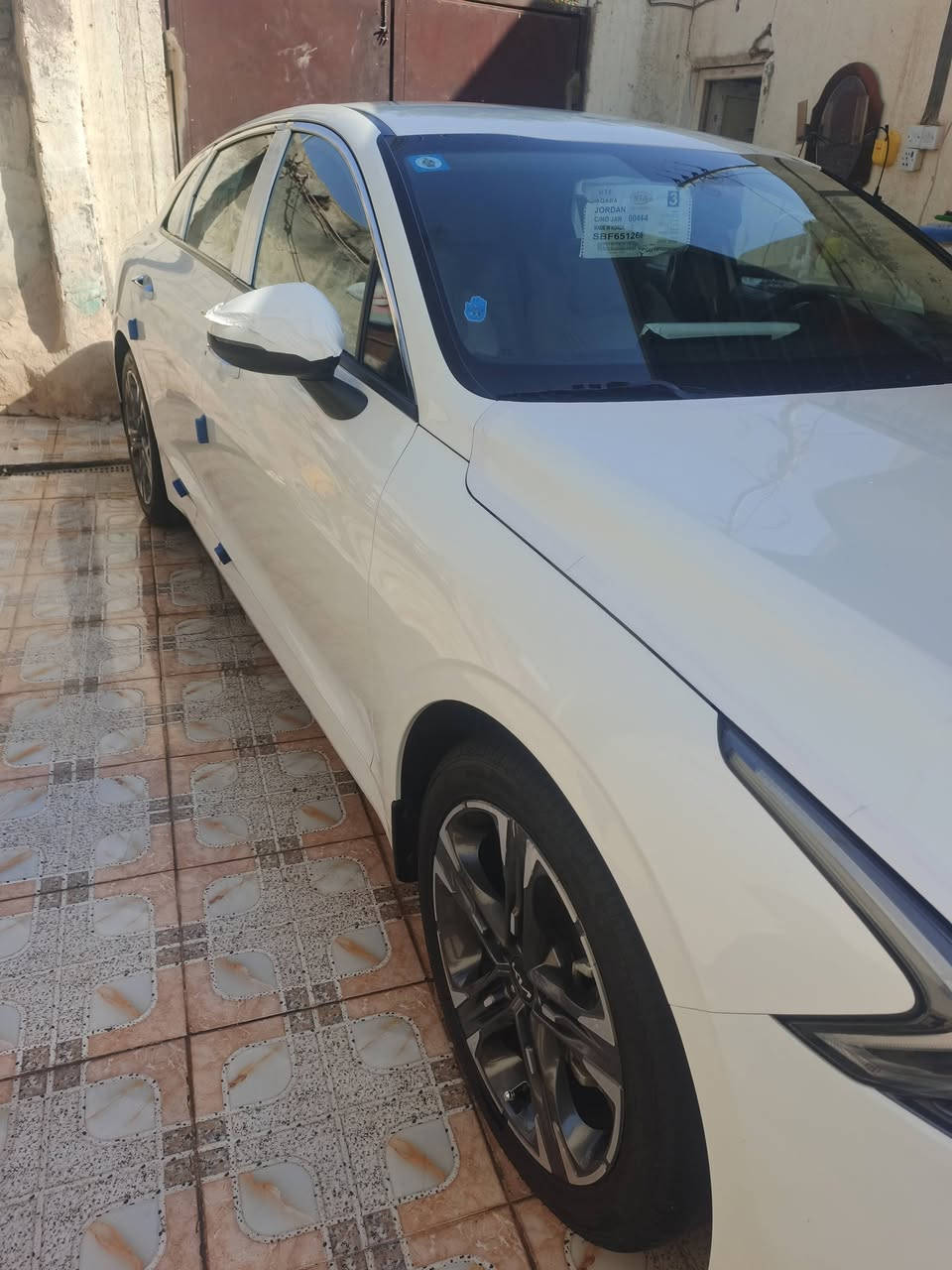 السلام عليكم ورحمة
كيا كي فايف 22

خليجي 
المحرك : 2000 

 المواصفات
دخول ذكي(بصمة) +تشغيل عن بعد
شاشة اصلية +كاميرا +حساسات
المصابيح الامامية زنون+LED
المصابيح الخلفية LED
مقاعد كهرباء
اوتو هولد
محدد سرعة
فول تحكم ستيرن
مري كهرباء
 المواصفات المعروفه خليجي
رقم بغداد جديد تحويل ثاني يوم
‏السعر  خاص
اي اسفستار رقم***********
