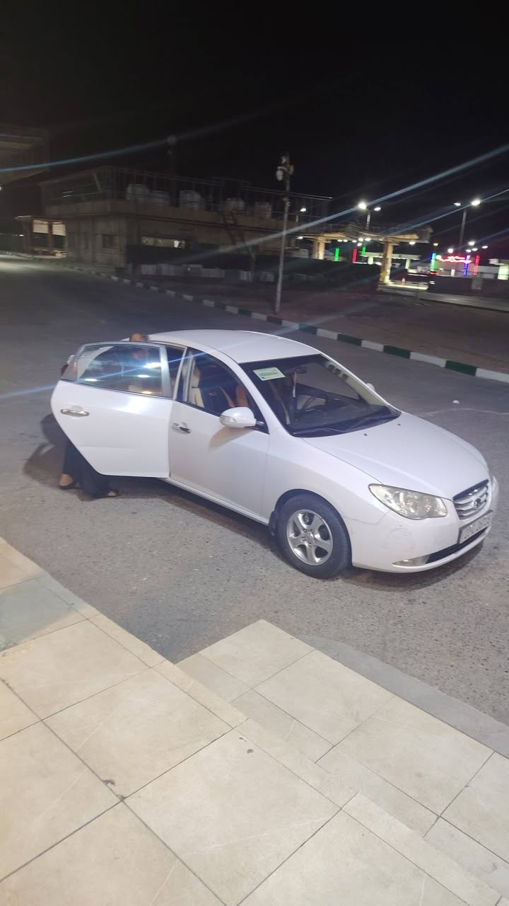 للبيع النترا موديل ٢٠١١ كفاله عامه من التبديل والصبغ والضربه والبارد بيها بس الشخط بلباب لخلفي وارد خليجي ١٦٠٠ ماشيه ٢٠٠ الف فقط رقم اربيل الانكليزي باسمي تحويل مباشر تبريد ثلج بيها شاشه وكامره حساسات خلفيه السعر ١١٥مكاني بصره
