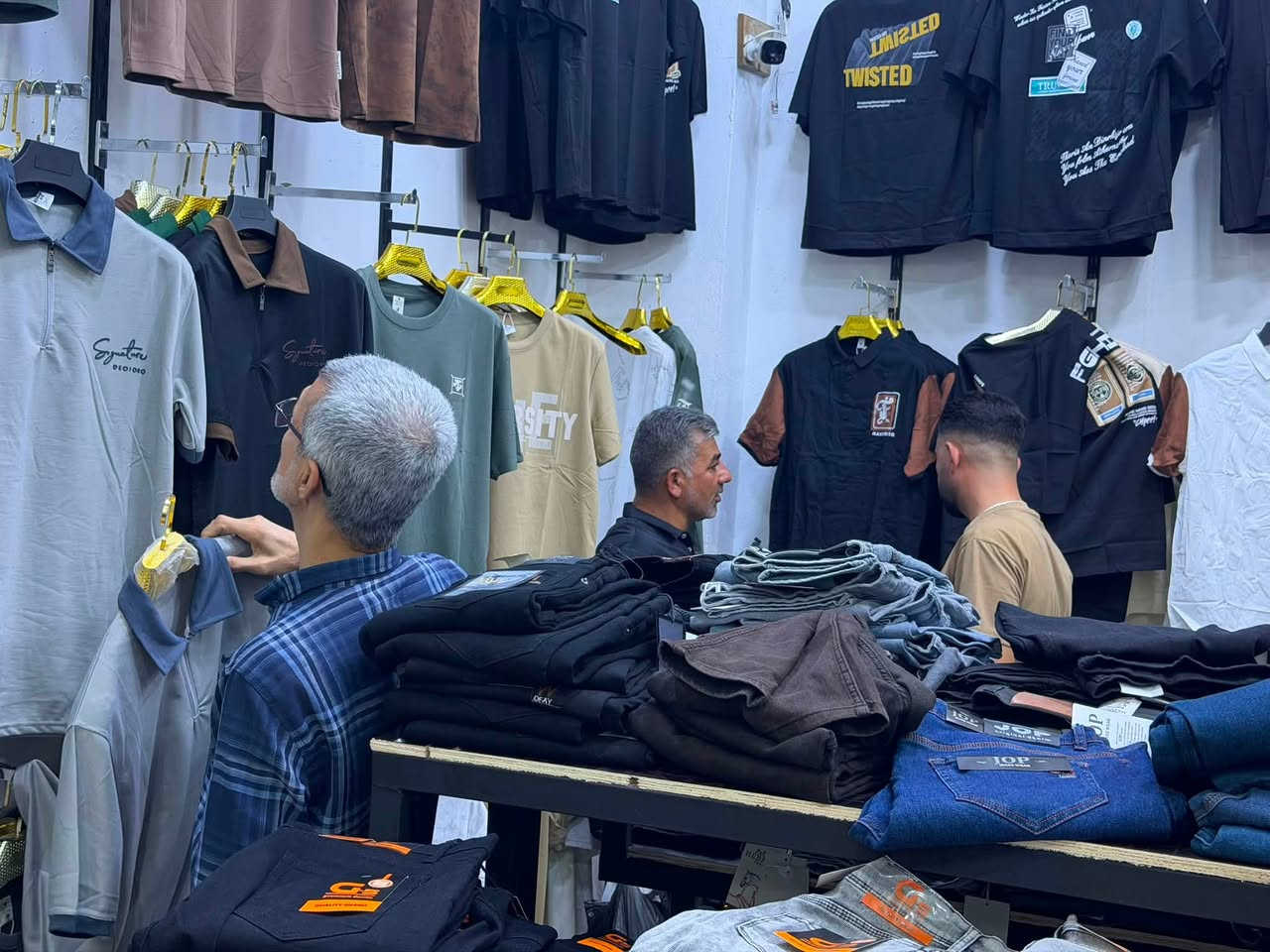 مستمرين وياكم بل عروض
تيشيرتات ماركاة بس ب5000الف
***********
