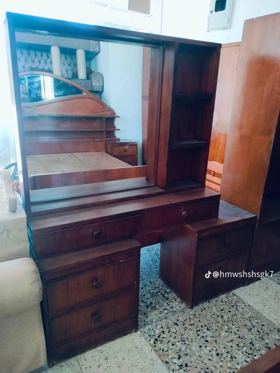 معرض ابو كرم لبيع الاثاث المستعمل والجديد 💥💥
غرفت نوم خشب عراقي صاج
وشراء جميع انواع الاثاث المستعمل 💥💥💯
  للتواصل واتساب اواتصال ***********--***********العنوان دهوك ناحية فايده
بالقرب من سايدين سوق فايده  
مقابل مرطبات الشيخ/مجاور مدرسه هيما-9نيسان

نص مكتوب في الصور:
- @hmwshshsgk7