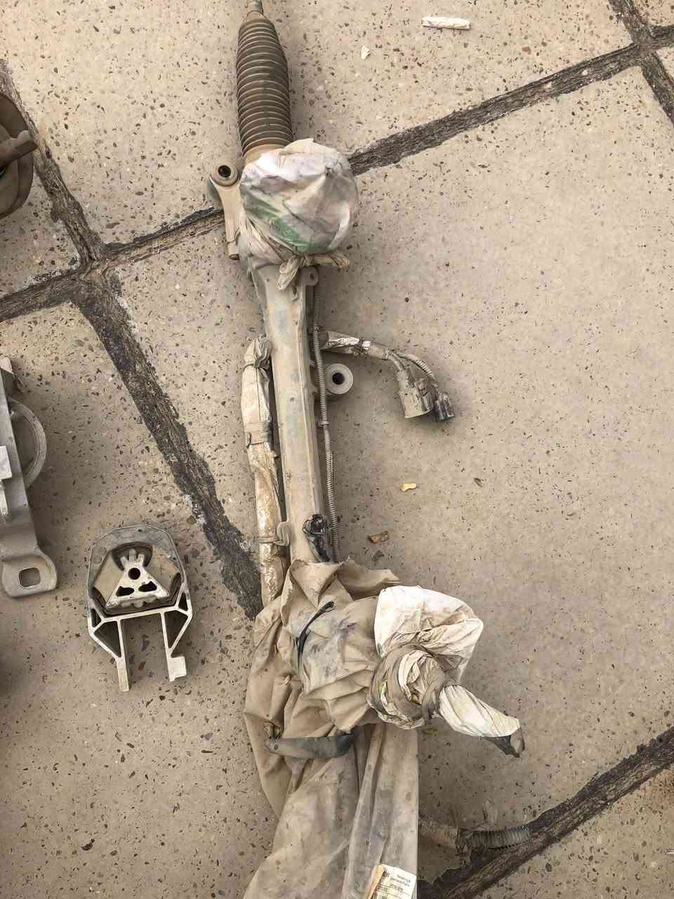 السلام عليكم اخوان 
متوفر ادوات فورد فوكس اصلي مال كصة جداً نظيفات بعدهن على وضع الشركة  

مشط ستيرين عدد 2 
اذن محرك زيتية عدد 1 
اذن وسطية عدد 1 

للاستفسار الاتصال على الرقم :
***********
