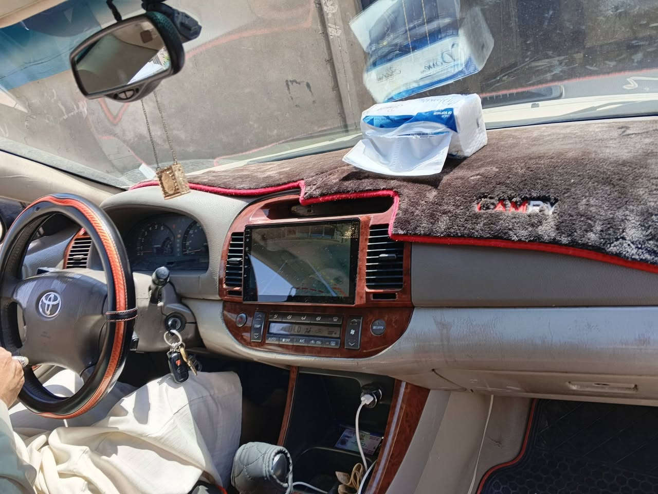 سلام عليكم كامري للبيع 2002 كراند فول محرك 6 سلندر 3000 سياره جاهزه مال بيت كير محرك خير من الله تخم تايرات سياره مابيها نقص تبريد تدفه بالشرط  بيها جاملغ السايق مبدل فقط بدون دواخل وبدون معجون السعر 75 عنوان كركوك ***********
