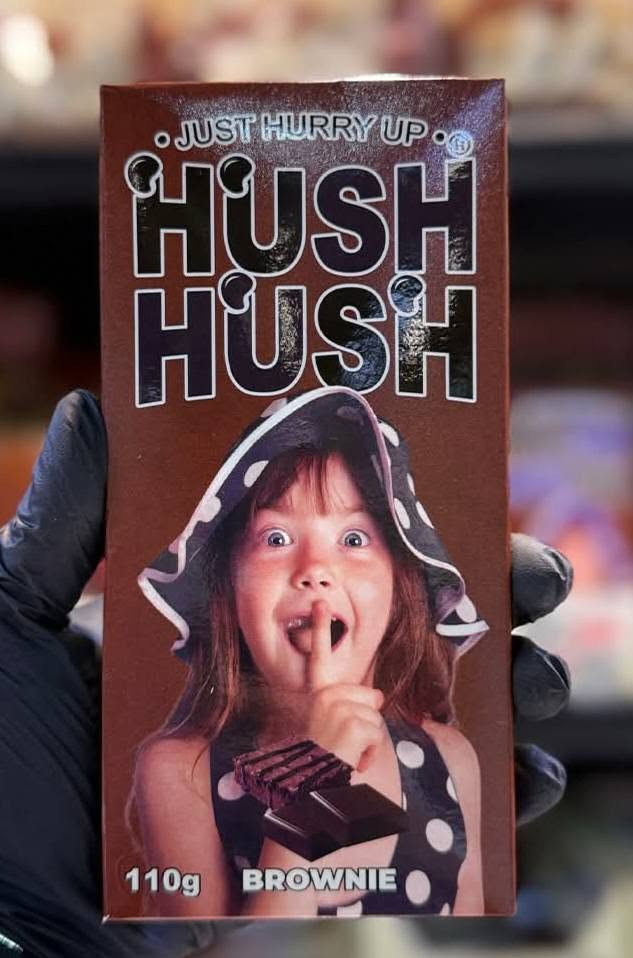 🍫 هَش هَش ألواح شكولاتة … 
تشكيلة شوكولاتة HUSH HUSH بنكهات مميزة ترضي جميع الأذواق 😋
استمتعوا بالنكهات المختلفة:
🤎 تيراميسو
☕ كابتشينو
🍓 فراولة
🍫 موس شوكولاتة
🍊 برتقال
نكهات متنوعة وطعم لذيذ يناسب كل الأوقات ✨
متوفرة في سوبر ماركت ركن البتول للتسوق المنزلي 
المحموديه حي البتول العماره الصفره
