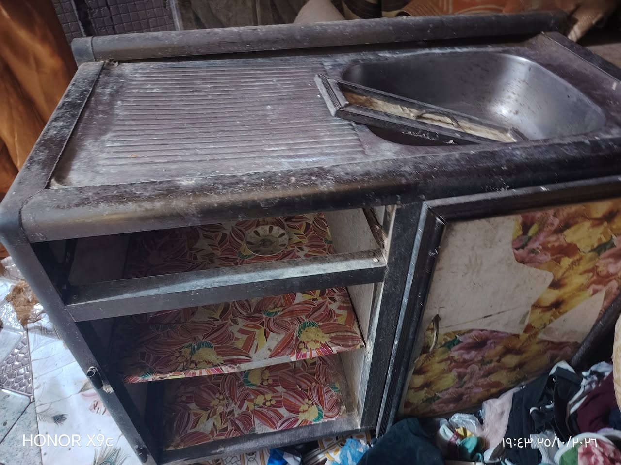 كاونتر • ٤ قطع • نظيف