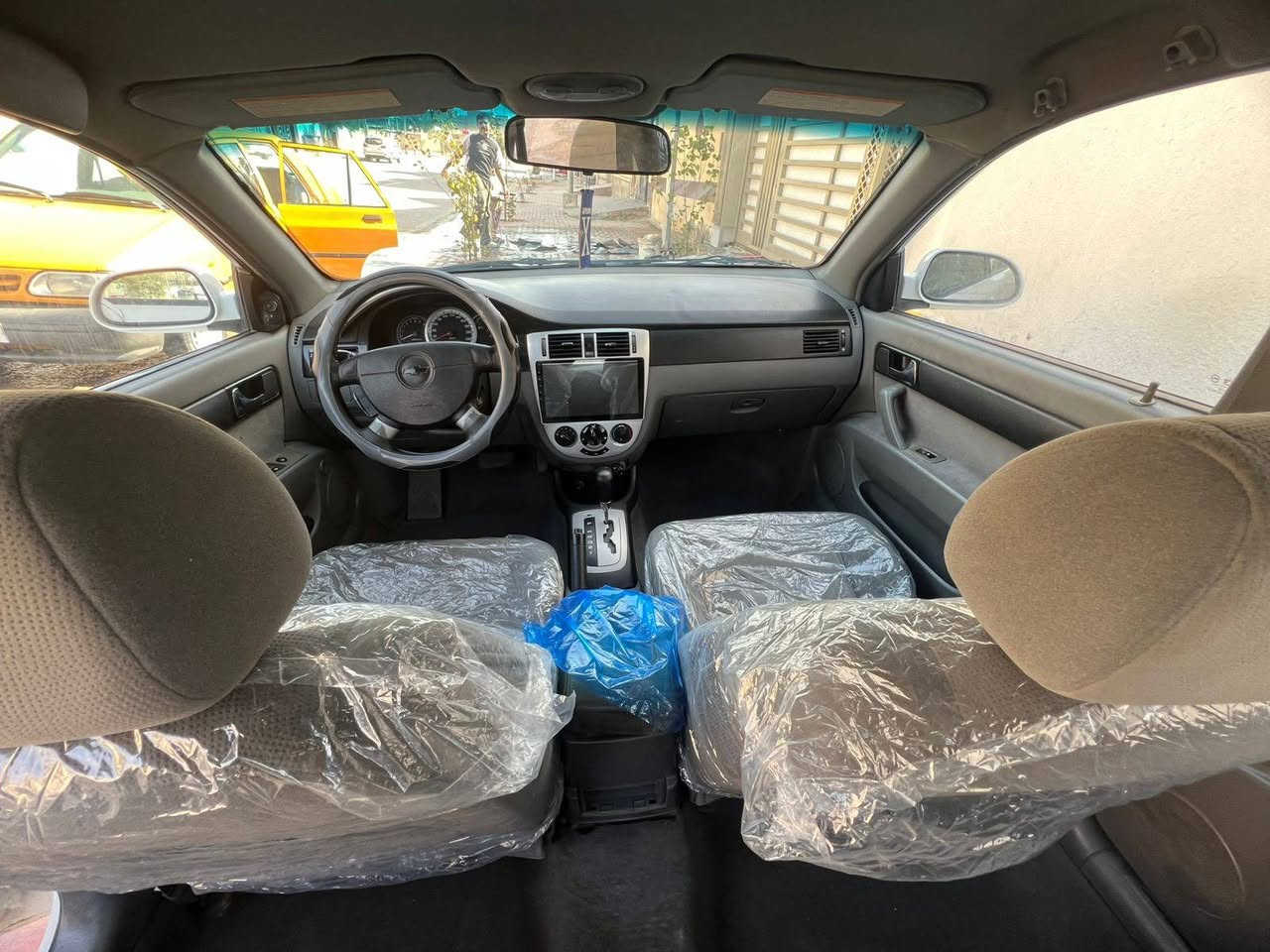سلام عليكم 
سيارة اوبترا موديل 11رقم كربلاء دولي باسمي 
ماشيه 270الف
محرك 1600
تبريد ثلج 
حدادية لوك 
سيارة تحكم 
شاشه 
سيارة كامله على آخر حباية جديد بمعنى الكلمة 
***********
+964 771 882 0702 مكاني كربلاء المقدسة 
السعر 80وبيه مجال لشراي كربلاء, العراق

