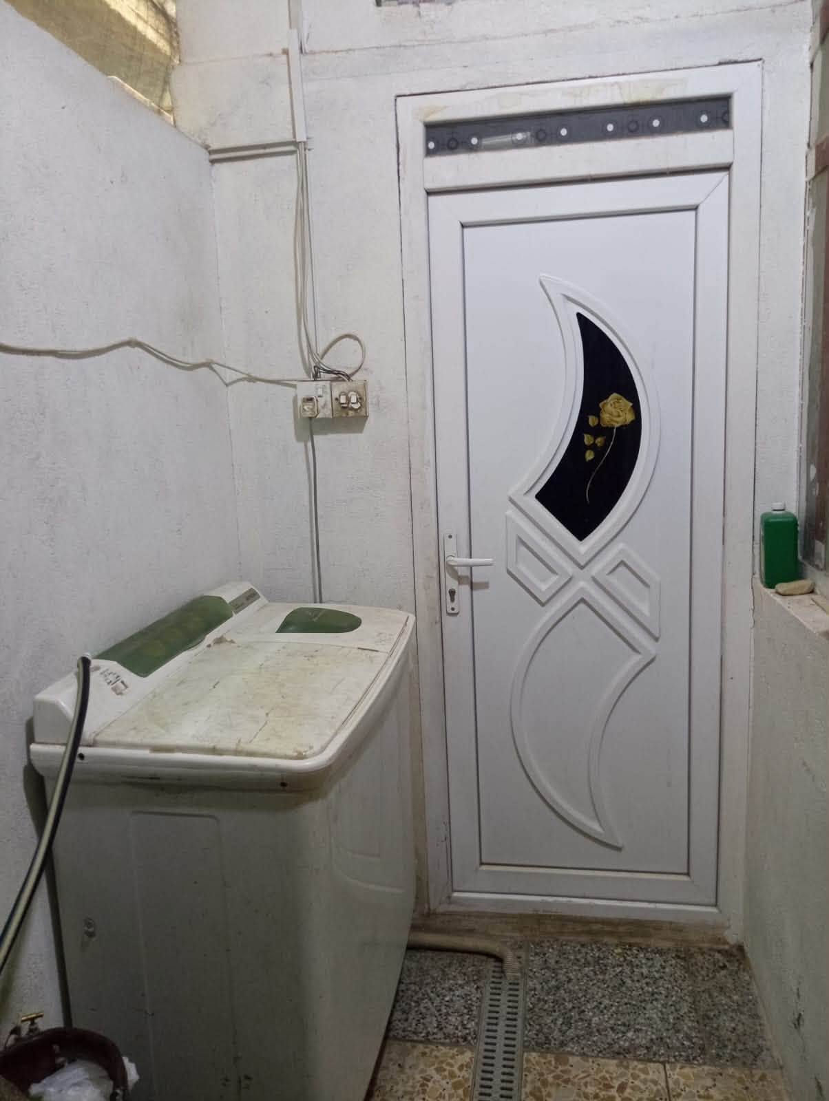 دار للبيع مساحه (100متر )
طابقين غرفتين نوم موقع حي الصحة مقابل مخبز الكورنيش طابو زراعي سند 25
خدمات كاملة تبليط السعر (160)مليون 
بي مجال الاستفسار /***********
***********
