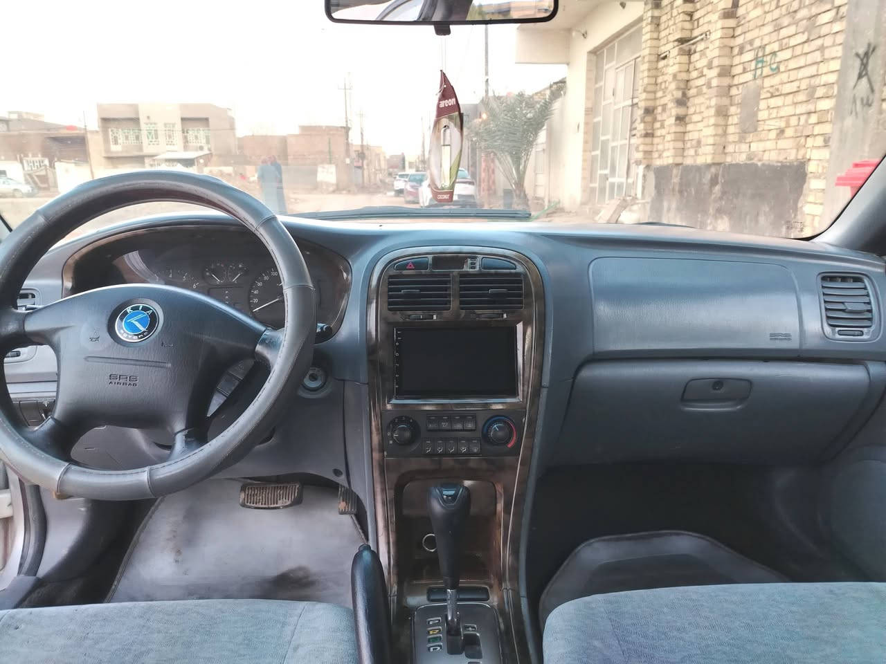 اوبتما 2005 وارد امريكي ضربتها من امريكا جاملغ سايق
صور كامله مرفقه للداخل والخارج مكفولة من الكص 
كير ومحرك وتبريد مكفول حداديه نضيفة
سياره مصبوغه عام
سياره مايوم وكفت بالشارع
السياره راعيها بالحله وعندي. تواصل وياه و مستمسكاته
موجوده وموبايله وتريد تداور  مداور مكفول 
سعر ٥٩ وبيها للشراي
للتواصل والتفاصيل ***********
