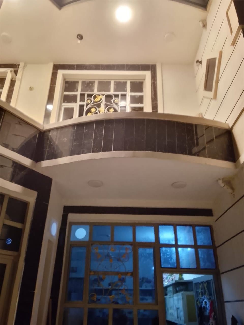 بيت للبيع في الفلوجه بالشهداء بل١٩ على حديقة بالمربع الأول بناء طابوك جديد نافذ على 40 البرديني قاطين ملكي مساحه 175 متر السعر 140 وبيه مجال بصيط ***********
