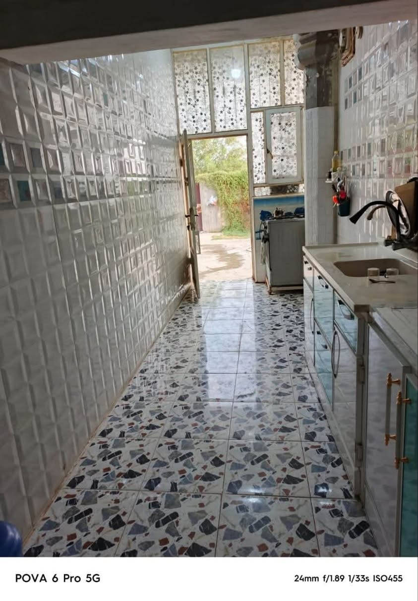 ✨ فرصة مميزة للبيع في الحلة – العتايج ✨
🏡 بيت للبيع بموقع هادئ وممتاز
📍 العنوان: حلة / العتايج – عمود 21

قريب من مدرسة غرناطة الابتدائية
يبعد فقط 200 متر عن الشارع العام

📐 المساحة: 420 متر

📄 سند 25 (قابل للتحويل المباشر)
🔹 تفاصيل البيت:
غرفة نوم واسعة (5×4)
استقبال كبير (6.5×4)
غرفة جلوس مريحة (6×4)
كليدور (5×4)
صحيات
كراج يسع 2 إلى 3 سيارات 🚗
حديقة كبيرة 🌿
مخزن (سندويج) بالسطح

📞 للاستفسار: 

***********
