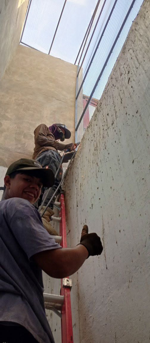 تغليف وعمل المناورة سكاي لايت واشبيك لتخلص من الطيور وتراكم فضلاتها
